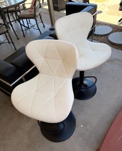 Barstools set.