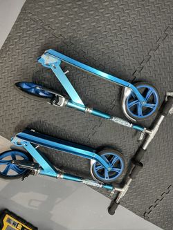 Selling 2 Scooters. For Kids. Razor Brand.