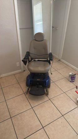 Jazzy 1113 mobility scooter