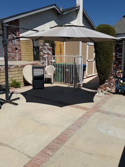 Cantilever Umbrella