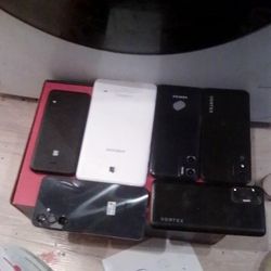 Five Phones One Tablet Three Vortex One With A B On The Back Of It In Two Samsung Samsung Tablet And The Samsung 2000 2018