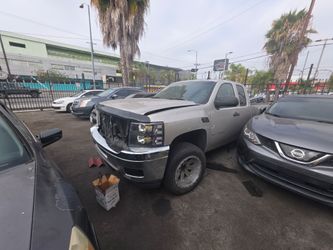 2013 CHEVY SILVERADO FOR PARTS
