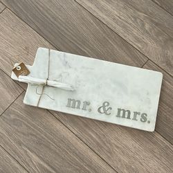 BRAND NEW Mud Pie “Mr. & Mrs.” Cheeseboard 