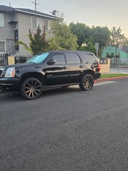 2013 GMC YUKON SLT $8,700 obo