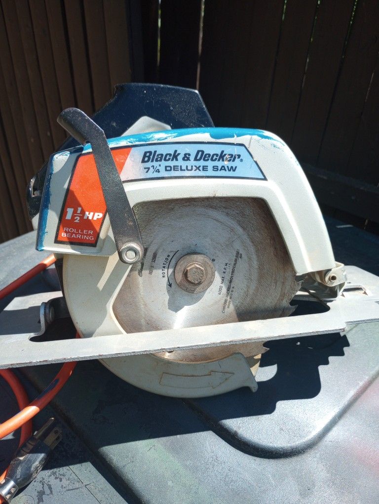 Black & Decker Circular Saw. 1 1/2hp
