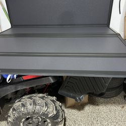 Tauneau Cover