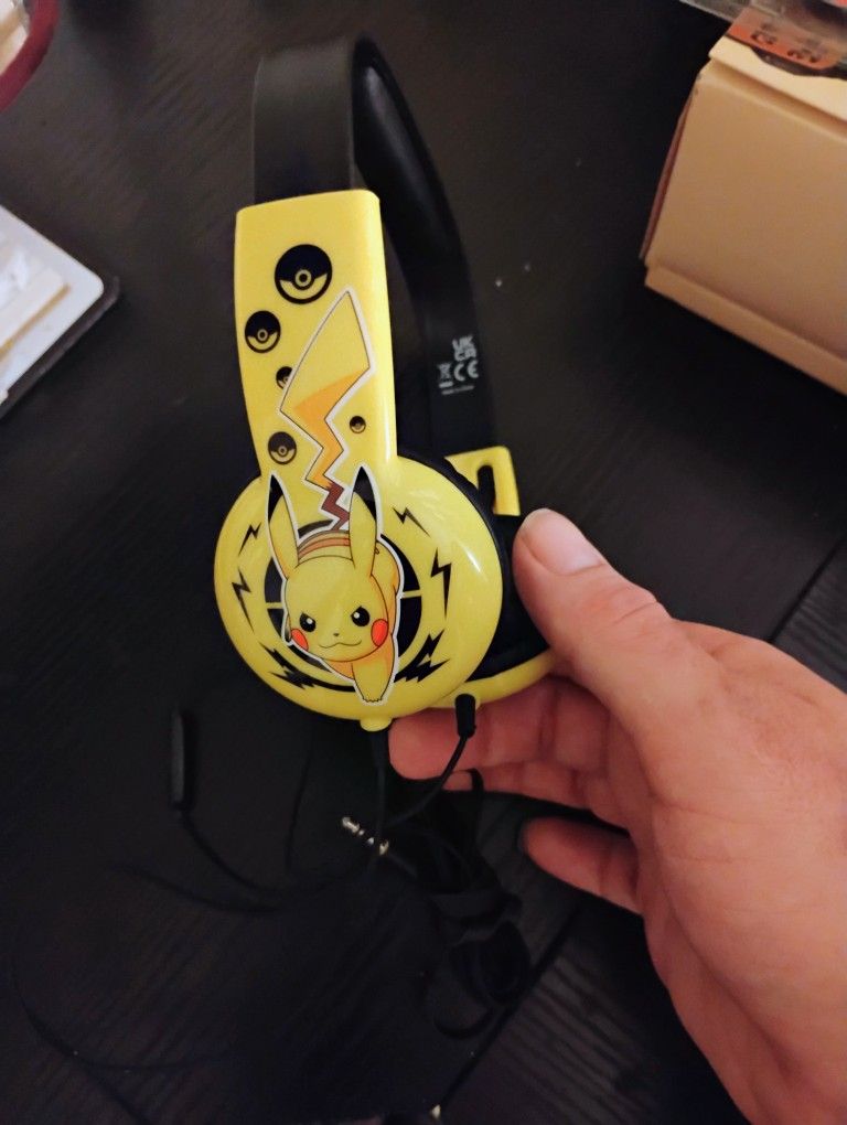 Wired Pikachu Headphones (PK-V125) Tech 2 Go