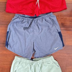 2 Men’s Nike DriFit shorts size xxl  Mens H&M Short size Xl in good condition (cash & pick up only)