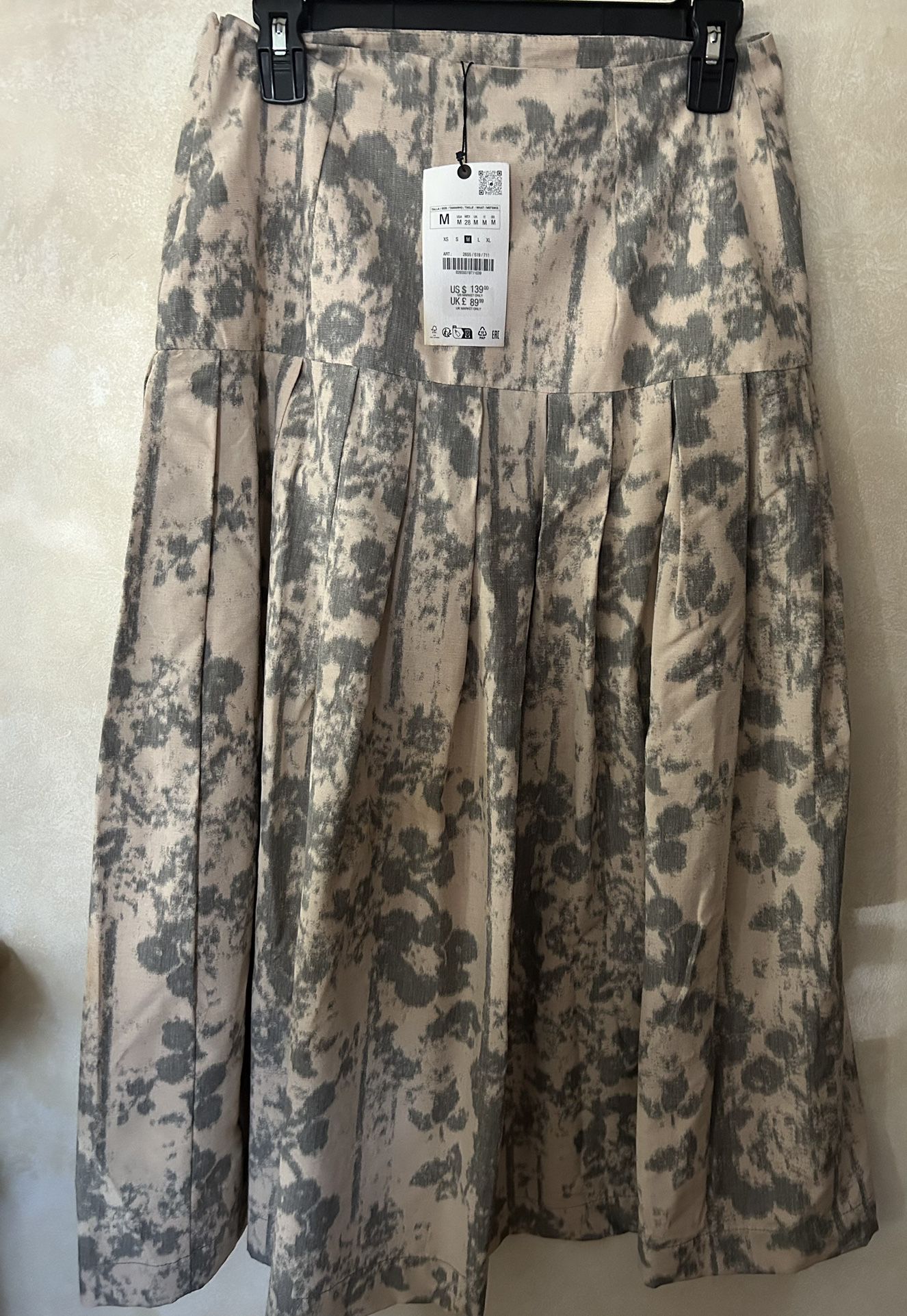 Zara Pleated Skirt Medium