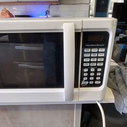 Hamilton Microwave 1000w With Turntable 