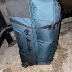 BIG Columbia Rolling Duffel – Like New – Retails $200 – Only $45 Cash Today – Huntsville