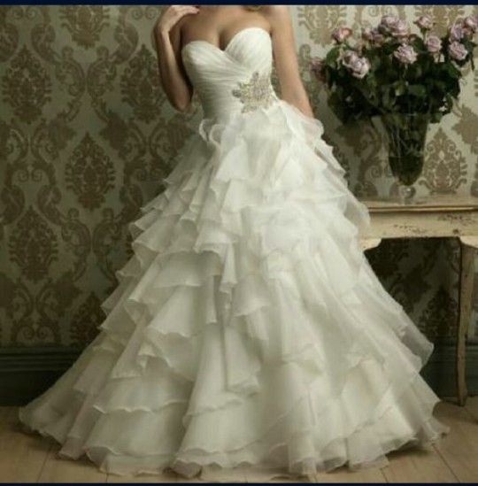 Allure Ballgown Wedding Dress