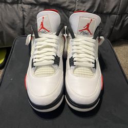 Air Jordan Retro 4 - Red Cement