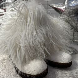 Bear paws white Fur Boots 