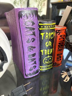 Halloween Decorative Spell Book Set And Pumpkins
