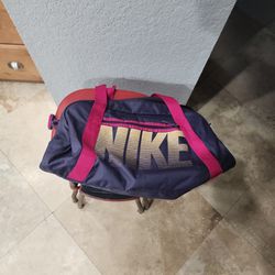 Vintage Nike Duffle Bag