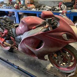 Parting Out: Suzuki 2008 GSX1300R 1300 Hayabusa Motorcycle Wheels Rims Frame