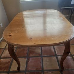 Dining Room Table $35