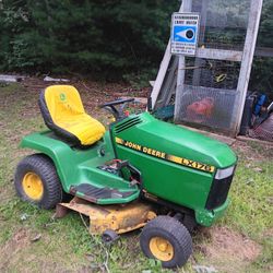 John Deere LX 176 Ride On With Attachments