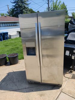 Refrigerator with freezer and Ice maker