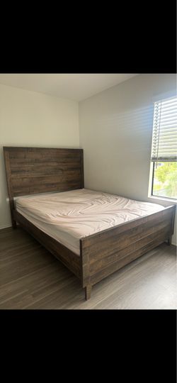Queen size wood bed frame