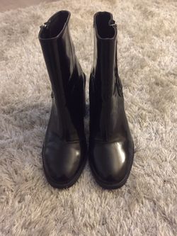 Women’s Forever 21 black boots