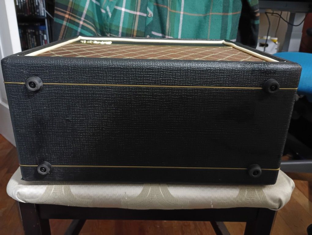 VOX Pathfinder 15R V9168R Guitar Amp - Like New