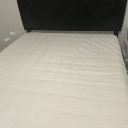  Bed Fram And Mattress 