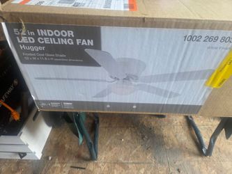 Ceiling fan 52 inch $40