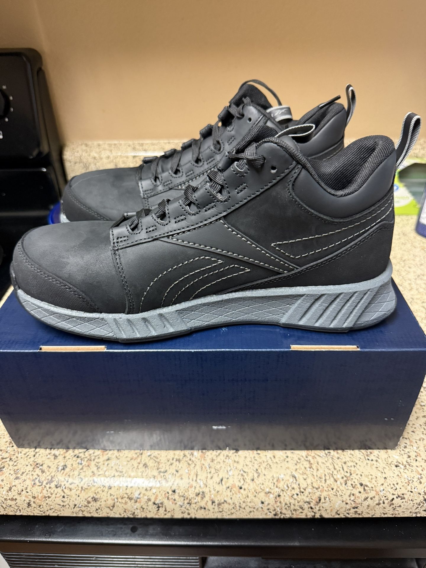 Reebok Composite Toe Work Shoes Size 9 Wide