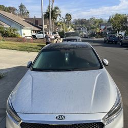2017 KIA Cadenza