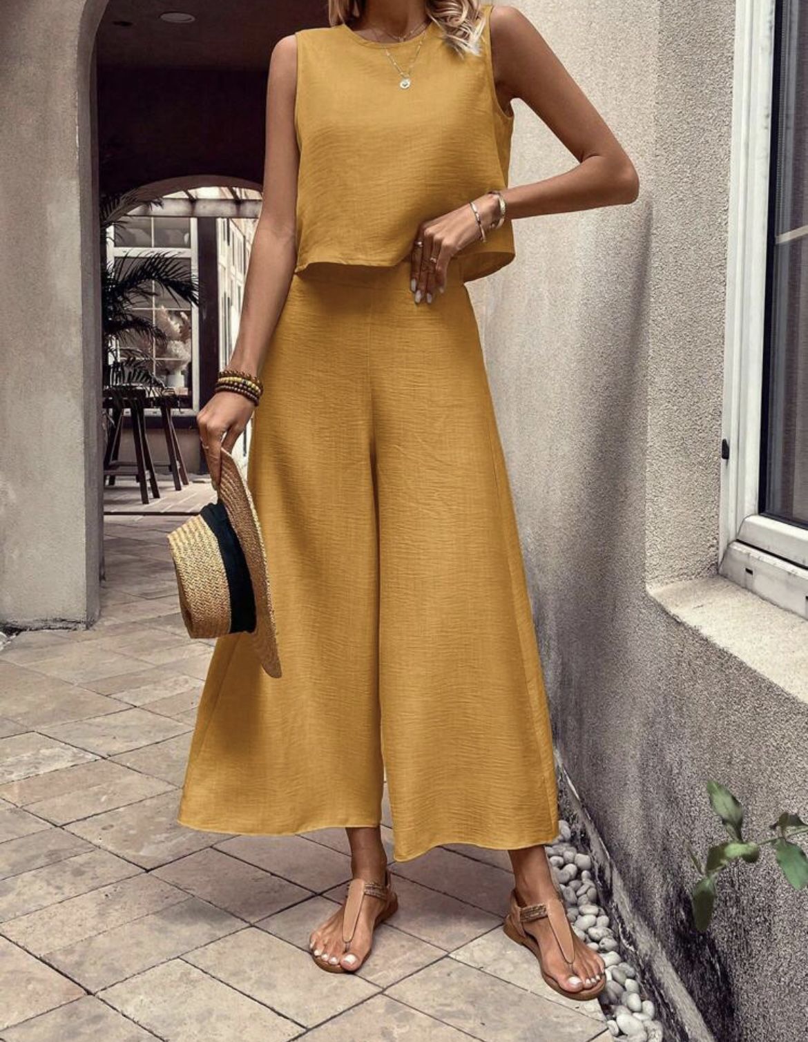SHEIN LUNE Women Solid Color Round Neck Sleeveless Texture Top And Wide Leg Pants