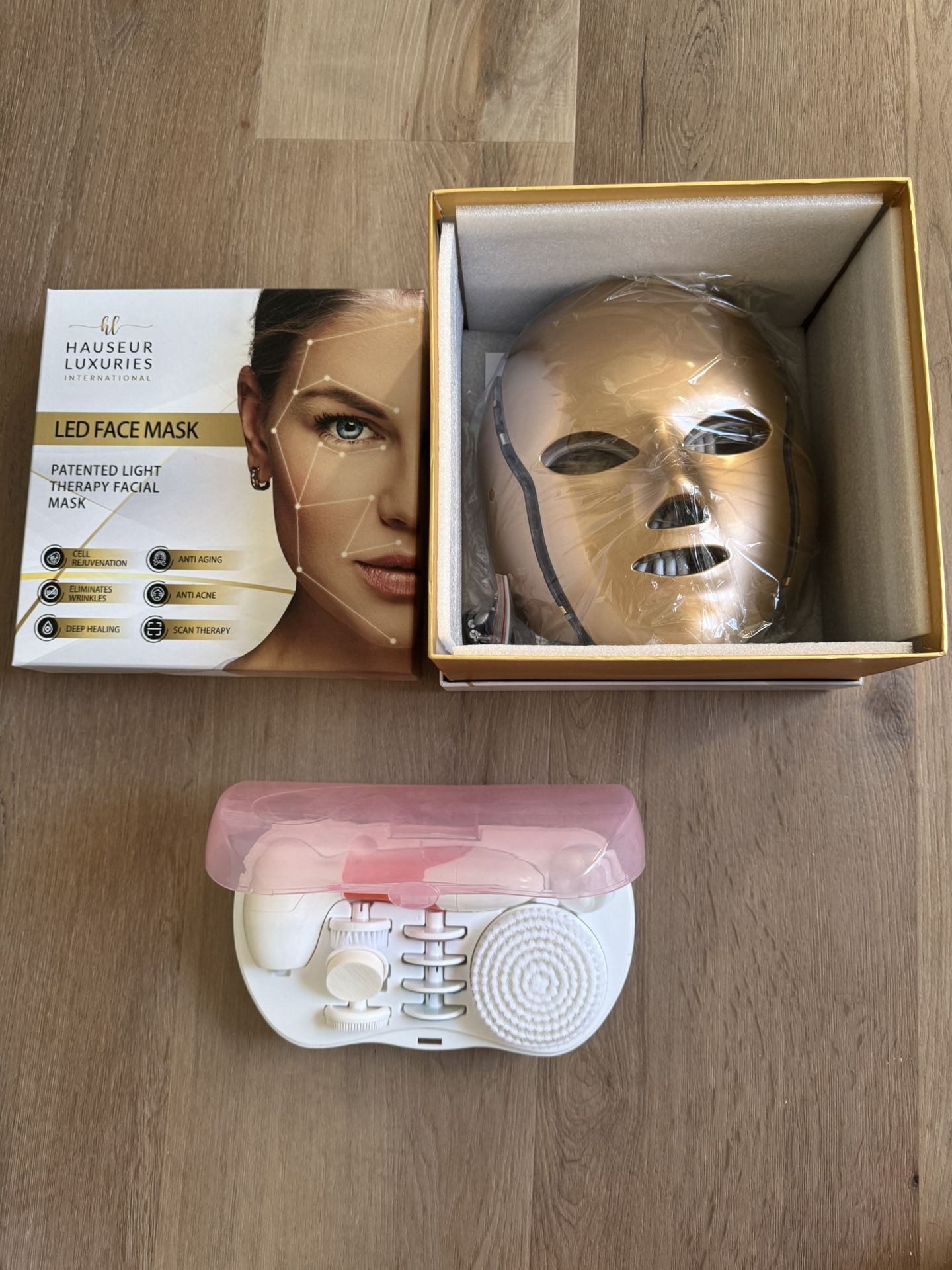 LED Light Therapy Face Mask - for Face and Neck