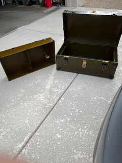 Foot lockers