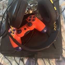 PS4 With Bluetooth Headset And 2 Controllers