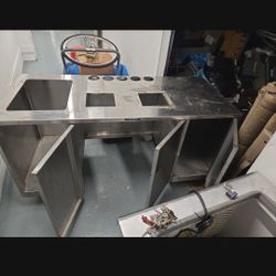 Counter Top Stainless Still With  Wheels 