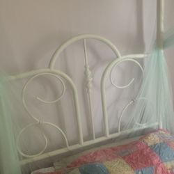 Twin Canopy Bed