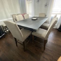 Dining Table Set  For 6 Or 8 (like New) 
