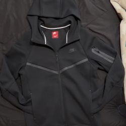 Black Nike Tech
