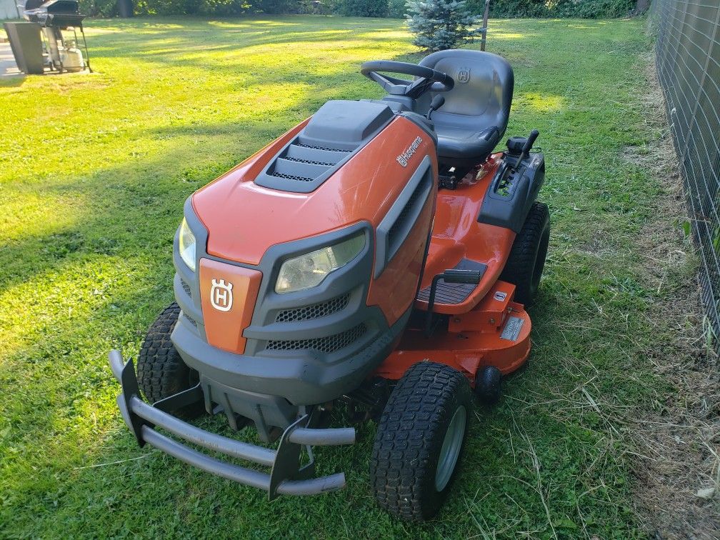 Husqvarna YT42XLS Lawn Mower Tractor