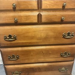 Set Of 2 Dressers  