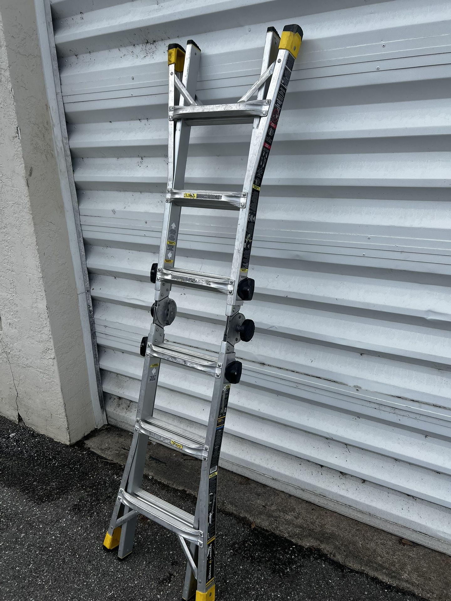 Gorilla Ladders 14 ft. Reach MPXA Aluminum Multi-Position Ladder with Tool Hangers, 300 lbs. Load Capacity Great condition! Retails $189
