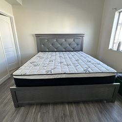 Queen Size  Mattress Pillow Top New 12"