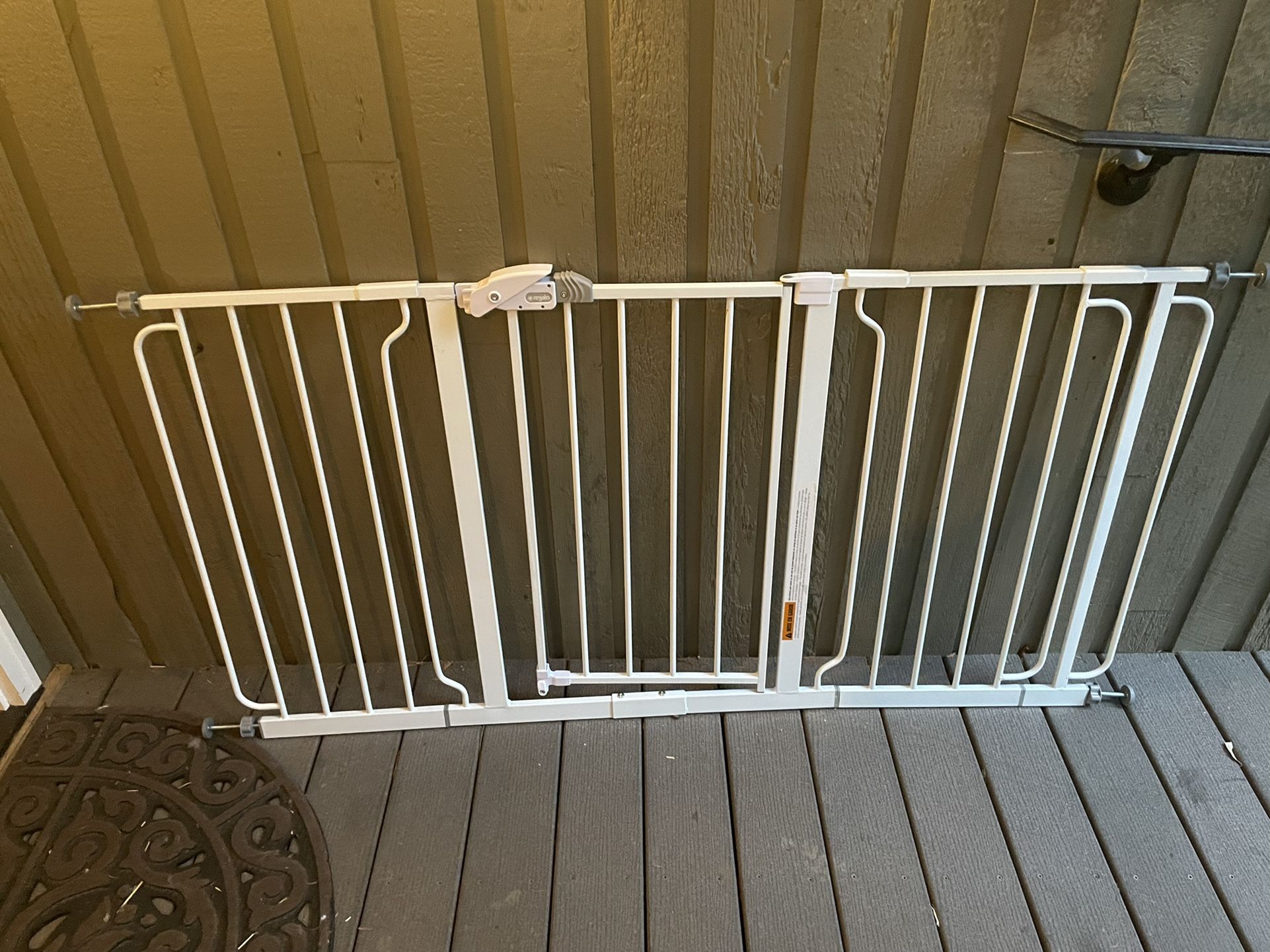 Regalo Extra Wide Baby Gate 