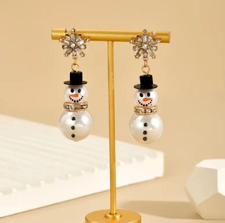 "The Duchess Winter Pearls: Snowman Edition ❄️"