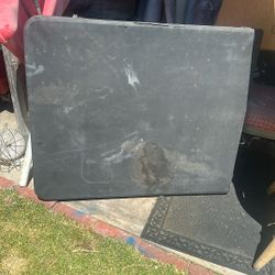 Folding table