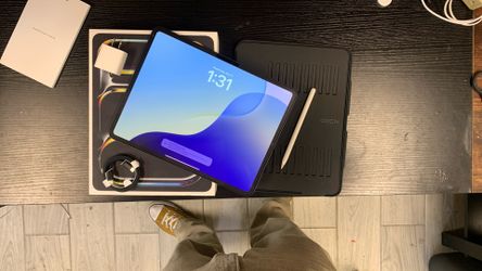 iPad Pro 13” M4 256gb - Wi-Fi - Babcock Rd