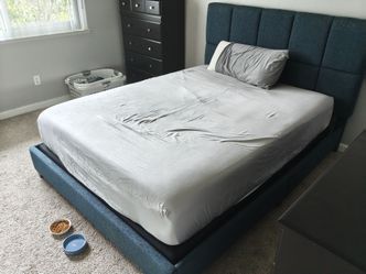 Adjustable Queen Sized Bed W/Headboard & Frame