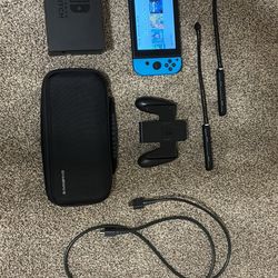 Nintendo Switch W/Mario Cart 8 & GameWave Carrier Case