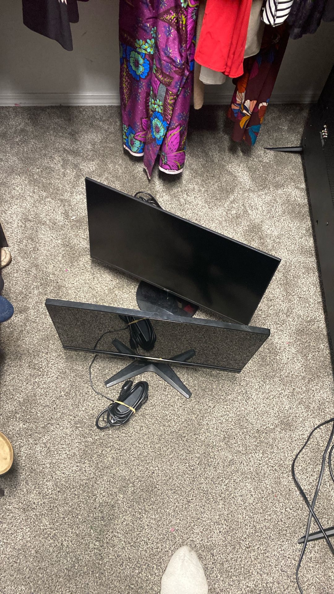 2 Monitors For 125 Each Go For 65